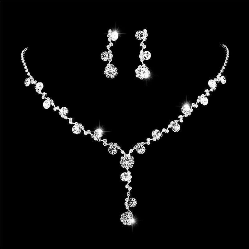 Women’s Jewelry Set Fashion Hot Selling Claw Chain Necklace Earrings Bracelet Set Three Piece Pearl Clavicle Chain Evening Dress Accessories_ipsvogv.com