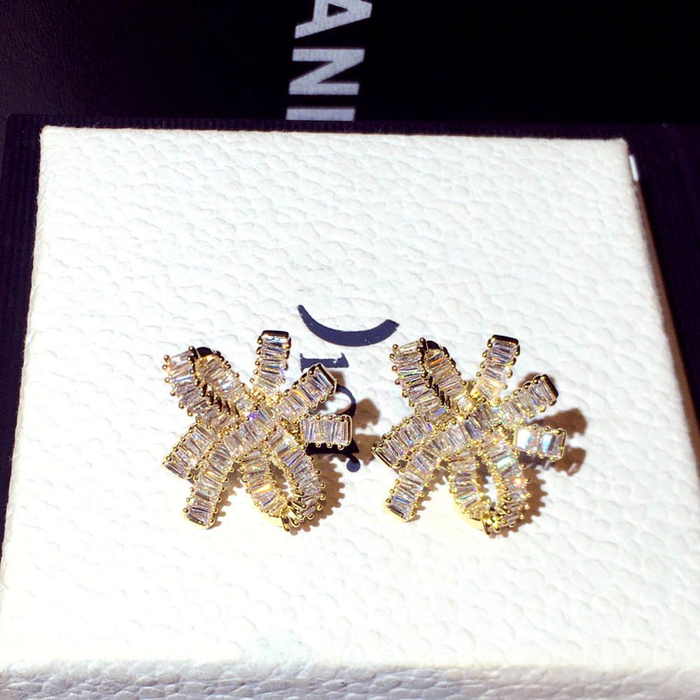 Designer's New Silver Needle Earrings Super Flash Set Zircon Bow Style Earrings And Women's Jewelry Gifts_ipsvogv.com