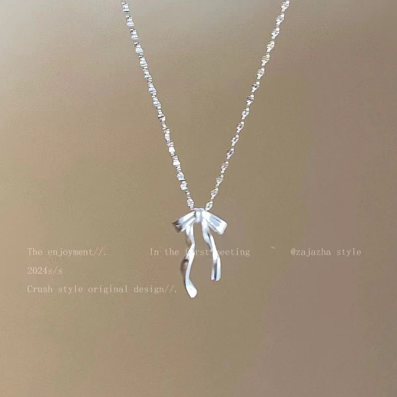 Silver Ribbon Bow Pendant Necklace Light Luxury Niche Design Sense Clavicle Women High-end Neck Chain Accessory_ipsvogv.com