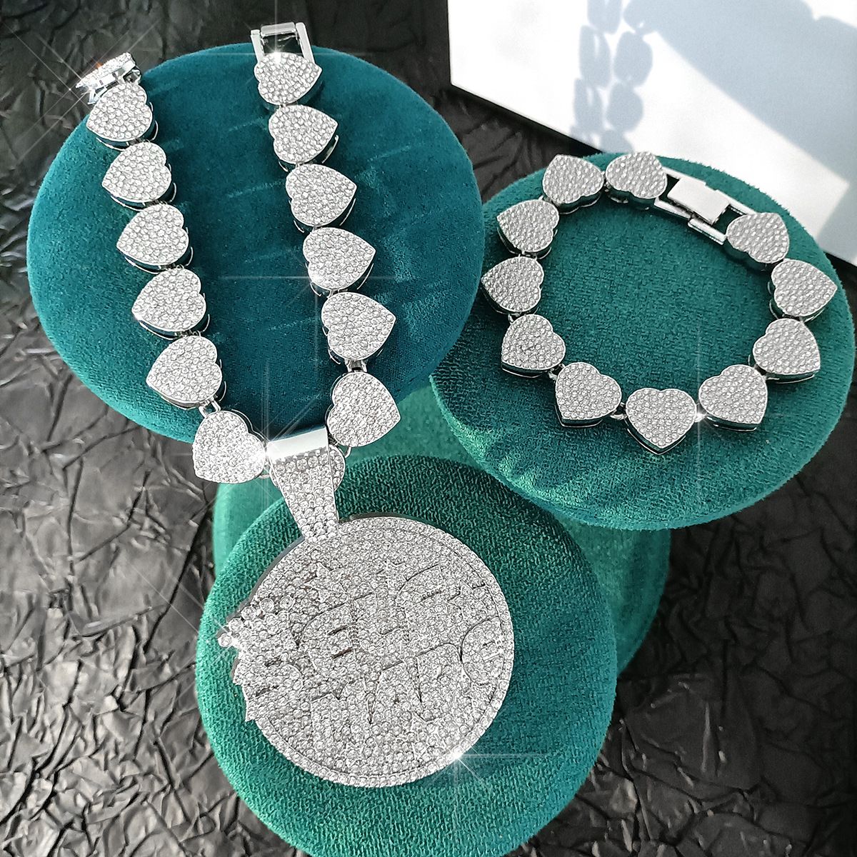 Unique Fashion Round Letter Hip-Hop Pendant New 15mm Heart Cuban Chain_ipsvogv.com