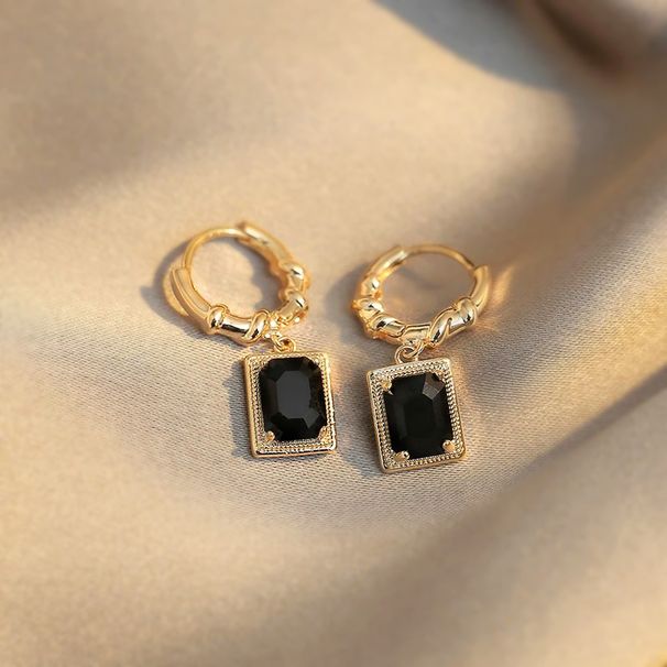 Cao Shi's French Palace Black Zircon for Women with Light Luxury Unique Design Temperament and Earrings_ipsvogv.com
