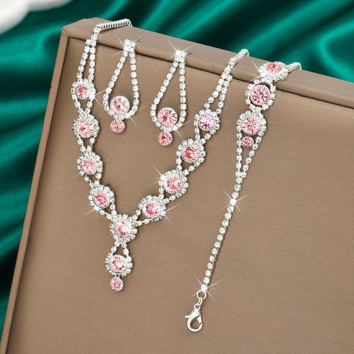 Fashion Pink Blue And Red Rhinestone Necklace Earrings Bracelet Set Hot Selling Full Diamond Three Piece Set_ipsvogv.com