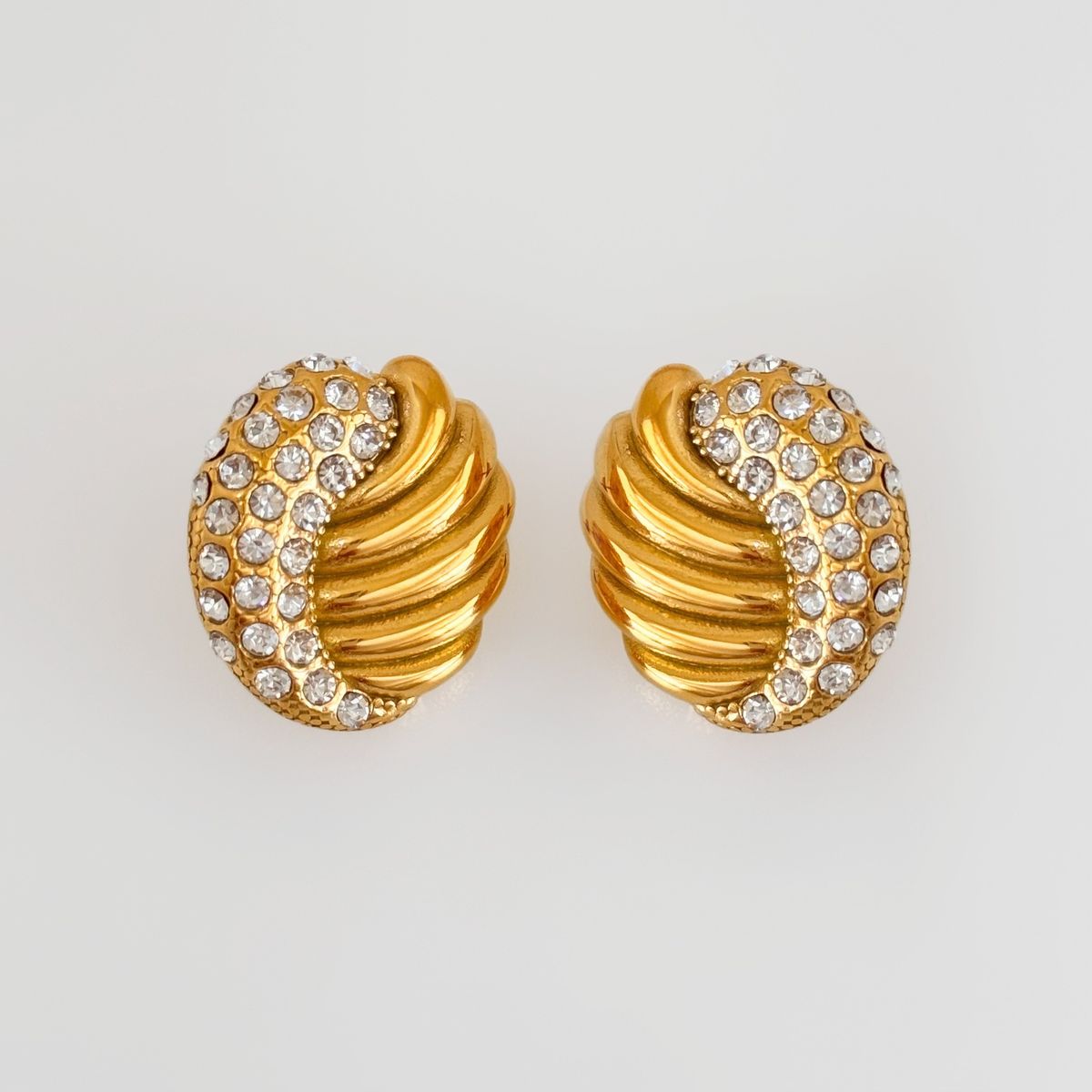Spot Factory INS Fashionable INS Retro Titanium Steel Color Emerald Zircon Swan Earrings_ipsvogv.com