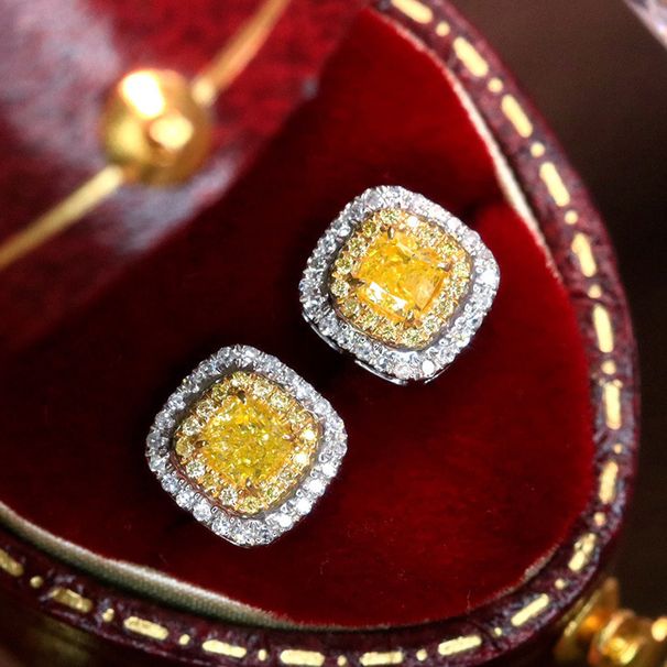 Cao Shichao's Sparkling Square Zircon For Women With A Minimalist Temperament, Korean Version Diamond Studded Earrings,_ipsvogv.com