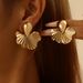 Gold-Plated INS Light Luxury Niche Design Fashion Versatile Elegant Stud Earrings_ipsvogv.com