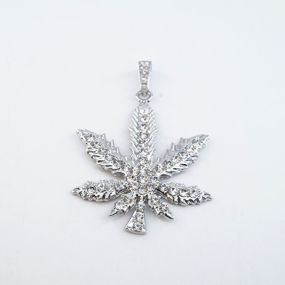 Unisex Hot Selling Jewelry Hip Hop Diamond Maple Leaf Pendant Necklace Fashion Pendant Necklace_ipsvogv.com