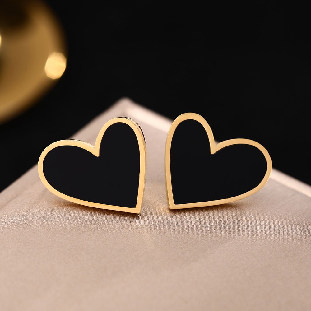 Personalized Black And White Beimu Peach Heart Titanium Steel Vacuum Plated Gold Non Fading Earrings Jewelry_ipsvogv.com