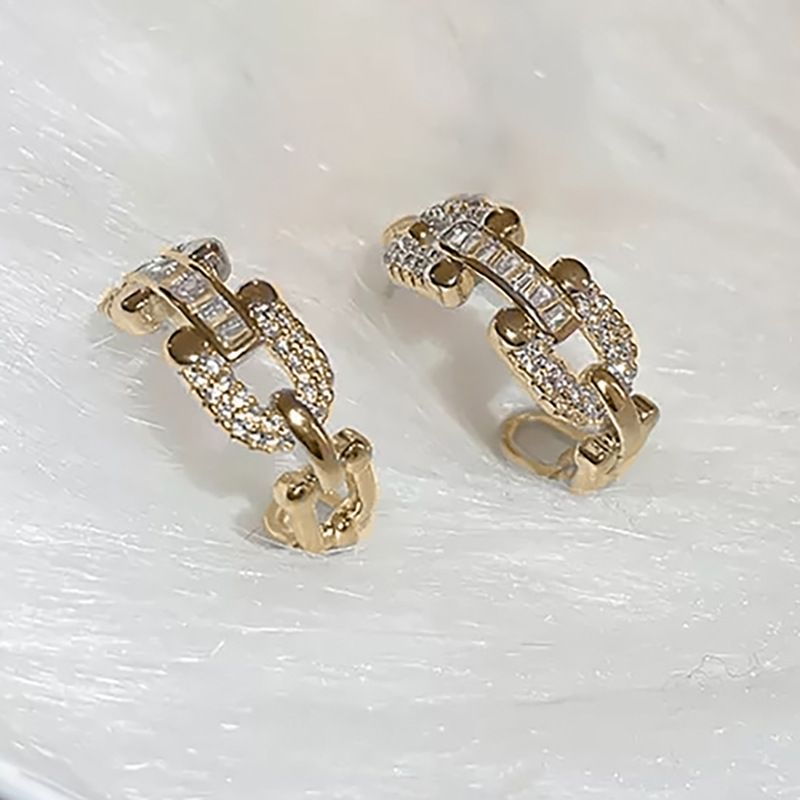 Cao Shi's Chain Interlocking Classic Versatile Daily Commuting. They Are A Must-have For Powerful Women With Streamlined_ipsvogv.com
