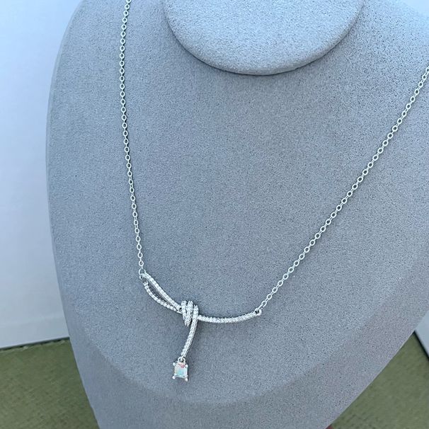 New Fashion Light Luxury Simple Elegant Inlaid Super Shiny Zircon Aurora Ribbon Knot Small Sugar Cube Clavicle Chain_ipsvogv.com