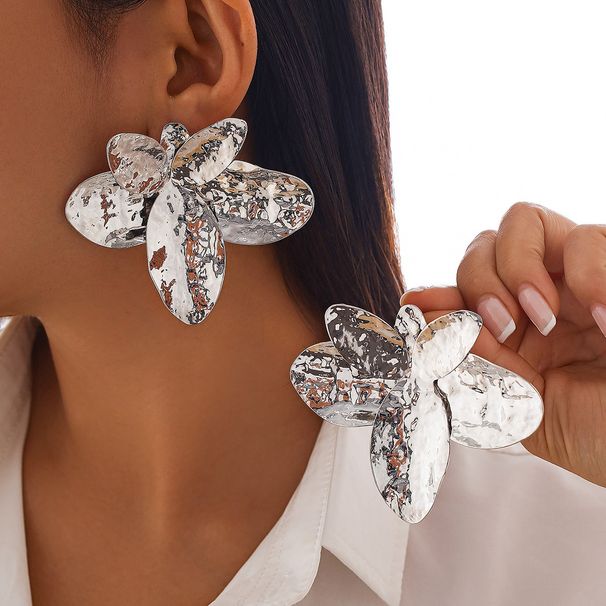 Irregular metal petal necklace female personality three dimensional flower clavicle necklace choker_ipsvogv.com