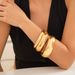 Metal Smooth Curved Bracelet Combination Set, Europe, America 2025 Fashion And Trendy Model Catwalk With Accessories_ipsvogv.com