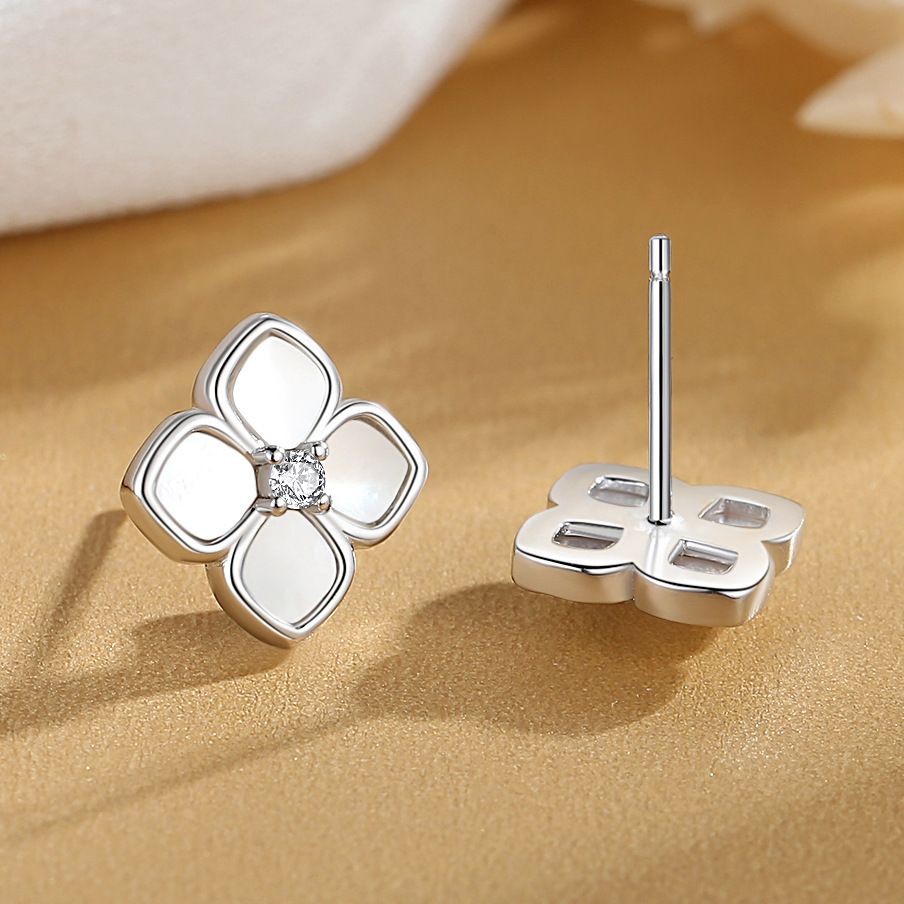 Women's Jewelry Flower Shell Earrings S925 Sterling Silver Four Leaf Clover Light Luxury Earrings Simple Fashion All Match Ear Jewelry_ipsvogv.com