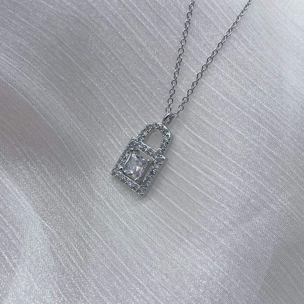 Women's Jewelry Square Diamond Small Lock Necklace Full Of Diamond Zircon Love Clavicle Chain Fashion Temperament Versatile Necklace_ipsvogv.com