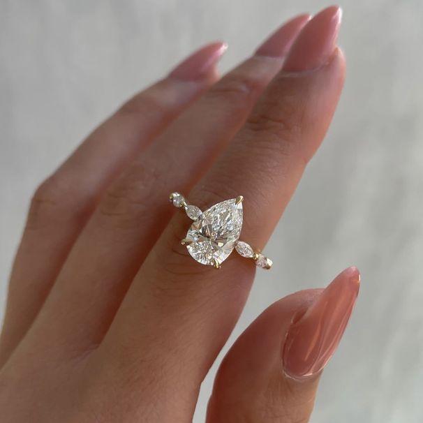 Sanjie Fashion New Water Drop Shaped Women's Simple Large Zircon Jewelry Ring_ipsvogv.com