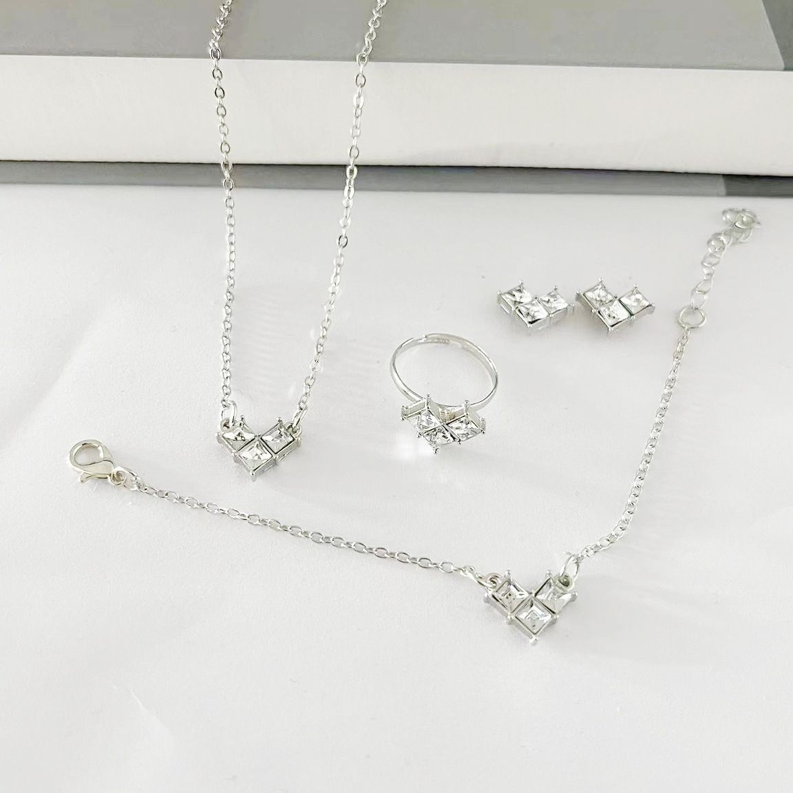Necklace set fashionable exquisite alloy inlaid accessories love necklace earrings four piece set_ipsvogv.com