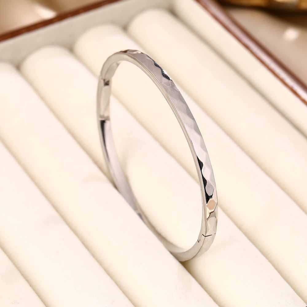 Japanese And Korean Temperament Turtle Face Cut Titanium Steel Bracelet, Trendy Female Personality, Curved_ipsvogv.com