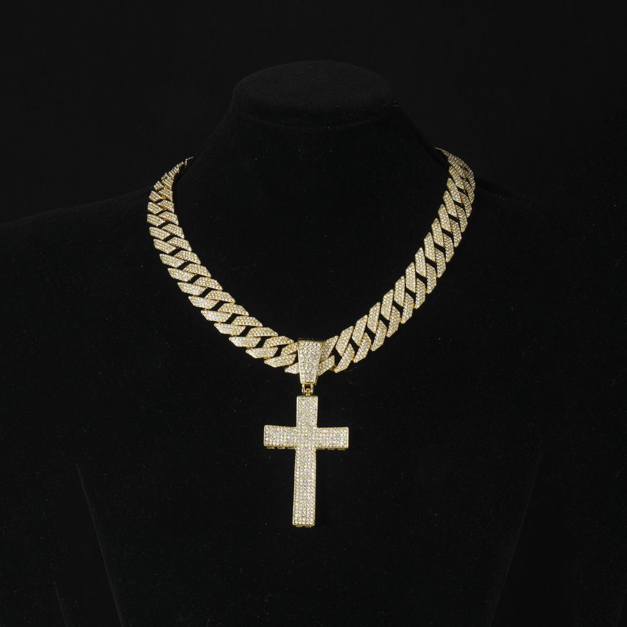 Popular Personality Cross Pendant With Alloy Dia Cuban Chain Religious Belief Hip Hop Necklace_ipsvogv.com