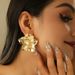 Fashionable Pearl Flower-Shaped Gold-Plated With Inlaid Pearls For Women, Light Luxury And Elegant Stud Earrings_ipsvogv.com