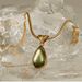 Women's Jewelry Olive Green Water Drop Pendant Necklace Female Light Luxury High End Design Sense Fashion Retro Temperament Clavicle Chain_ipsvogv.com