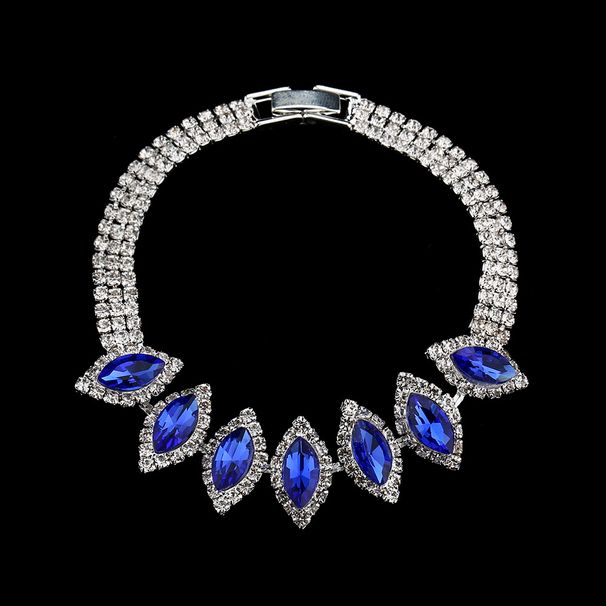 EQUESTRIAN LUXE - Horse Eye Crystal Jewelry Set ( Short Chain, Diamond Claw Design, Best Seller)_ipsvogv.com