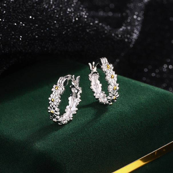 999 Sterling Silver Small Daisy Flower Earrings Women Summer Small Fresh Plain Hoop Earrings_ipsvogv.com