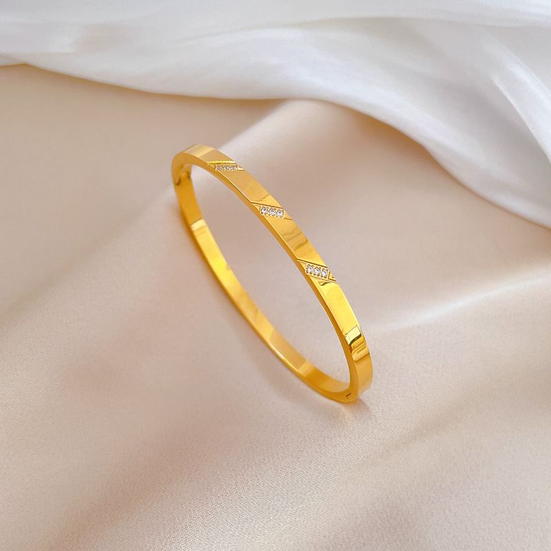 【 Full Body 】 INS Style Shell Titanium Bracelet, Minimalist And Fashionable Stainless Steel Bracelet_ipsvogv.com