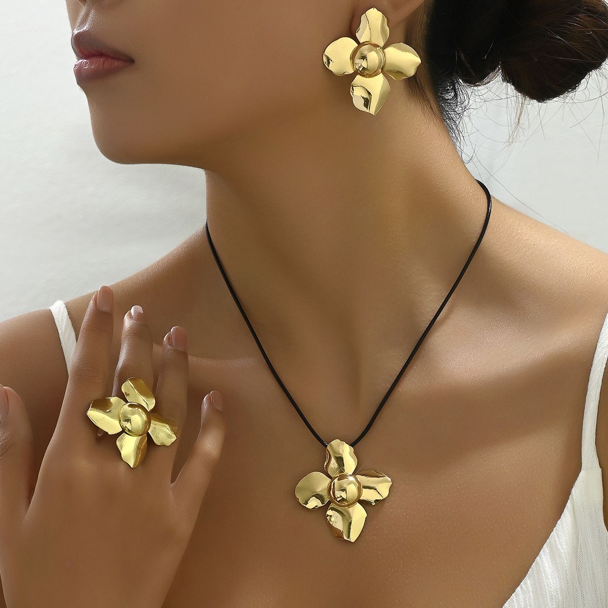 Minimalist hip-hop style flower earrings and ring set, personalized gold plated long necklace, women's jewelry_ipsvogv.com