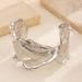 Metallic Texture Three-dimensional Leaf Opening Design With Liquid Pleated Cross Bracelet Bracelet_ipsvogv.com