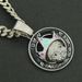 Trendy men with inlaid three-dimensional portrait hang tags, nec, hip-hop rap, cool full diamond Cuban chains,_ipsvogv.com