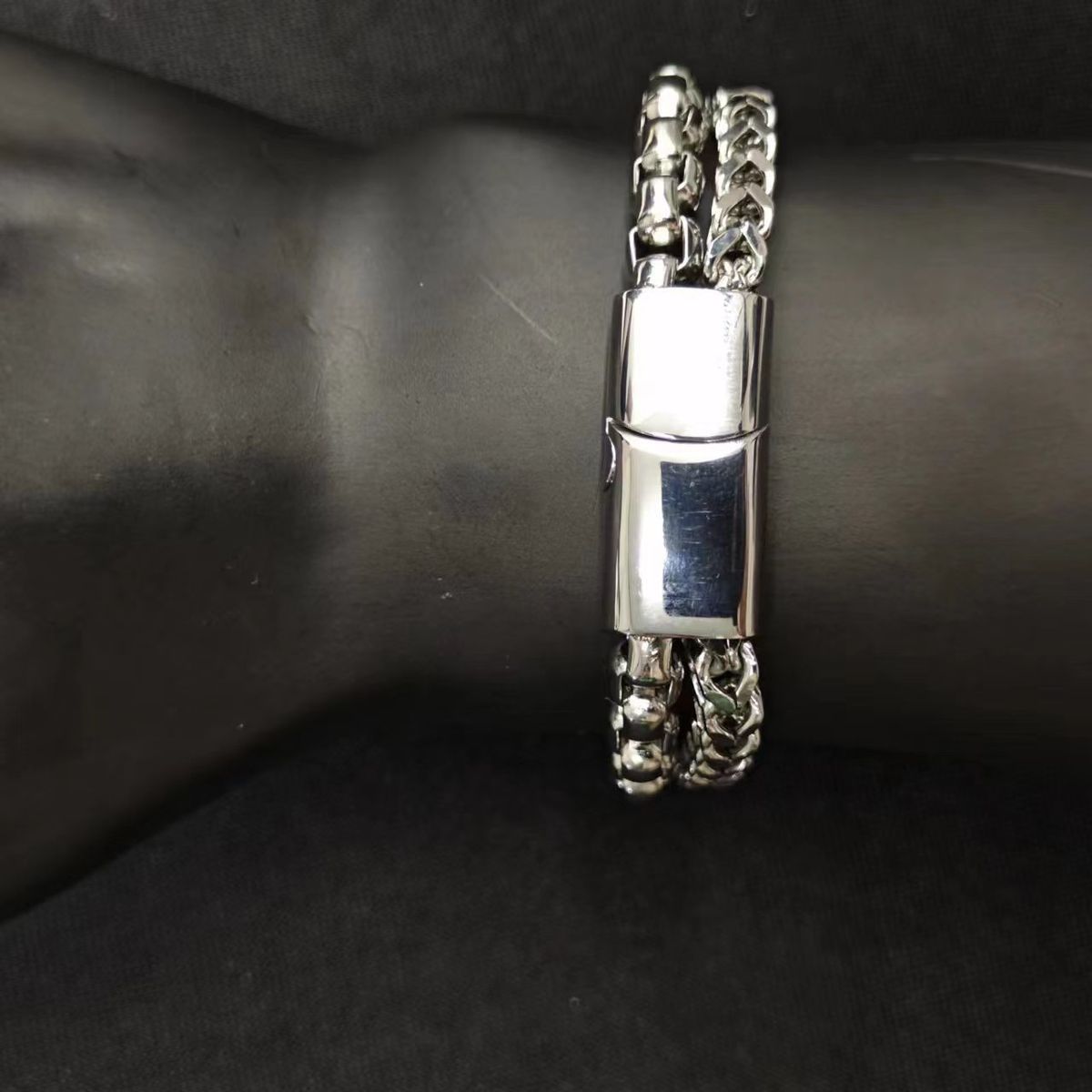 New Hip-Hop Style For Men Titanium Steel Chain Thick Mixed Magnetic Clasp Bracelet Jewelry_ipsvogv.com