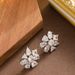 Korean Version Of Fashionable And Exquisite Design, Super Sparkling Zircon Snowflake Shaped Earrings, Women's High-end_ipsvogv.com