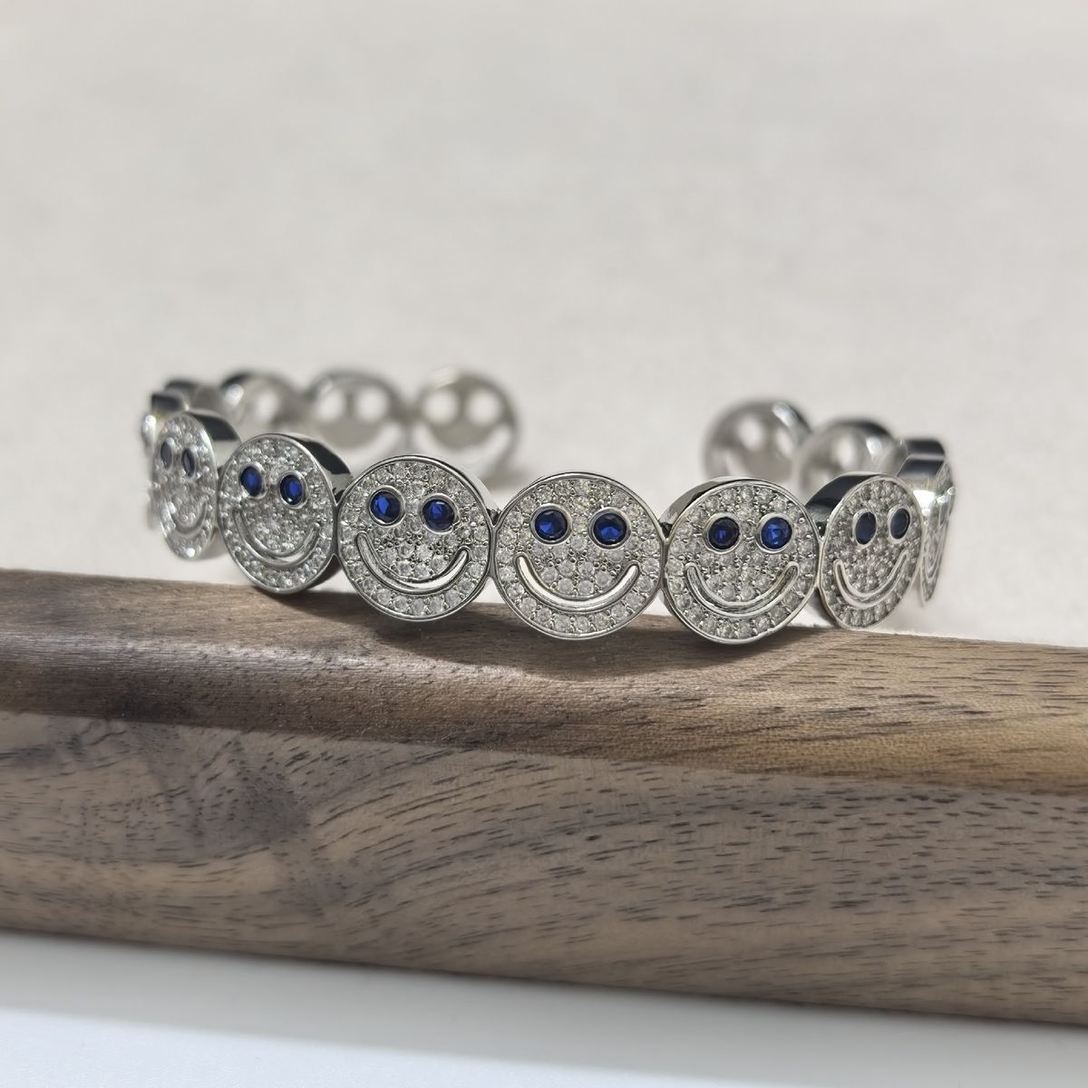 Smiley Face Micro Inlaid Diamond Fashion Open For Women Fashionable Elegant Versatile Bracelet Ring_ipsvogv.com