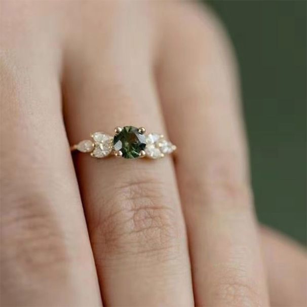 Cao Shi's Grandmother's Green Fashionable Diamond Inlaid Wedding Ring, Bracelet, Female Engagement Accessory_ipsvogv.com