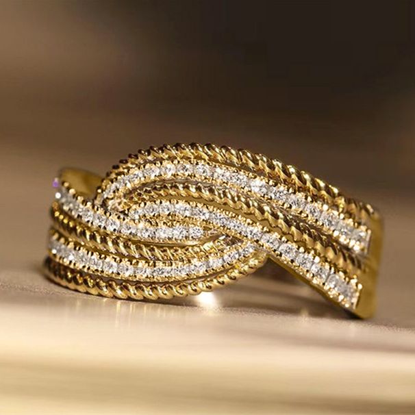 Cao Shichao's Flash Arm Ring Exudes An Elegant Temperament, With Exquisite Craftsmanship And Intersecting Lines_ipsvogv.com