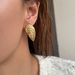 Fashionable INS Temperament Single Product Commuting Versatile Titanium Steel Pearl Shell Earrings_ipsvogv.com