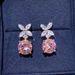 Cao Shichao's sparkling zircon versatile, luxurious, minimalist. They are adorned with and floral earrings_ipsvogv.com