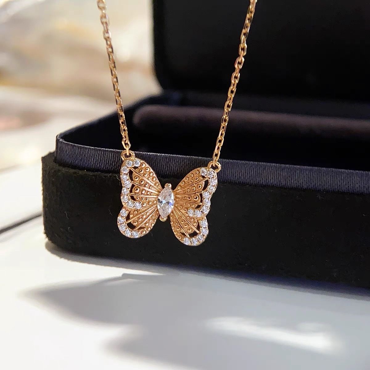 Light Luxury Niche Hollow Butterfly Necklace Clavicle Chain Design Sense Choker Brushed Gold Plated Lace Inlaid Diamond_ipsvogv.com
