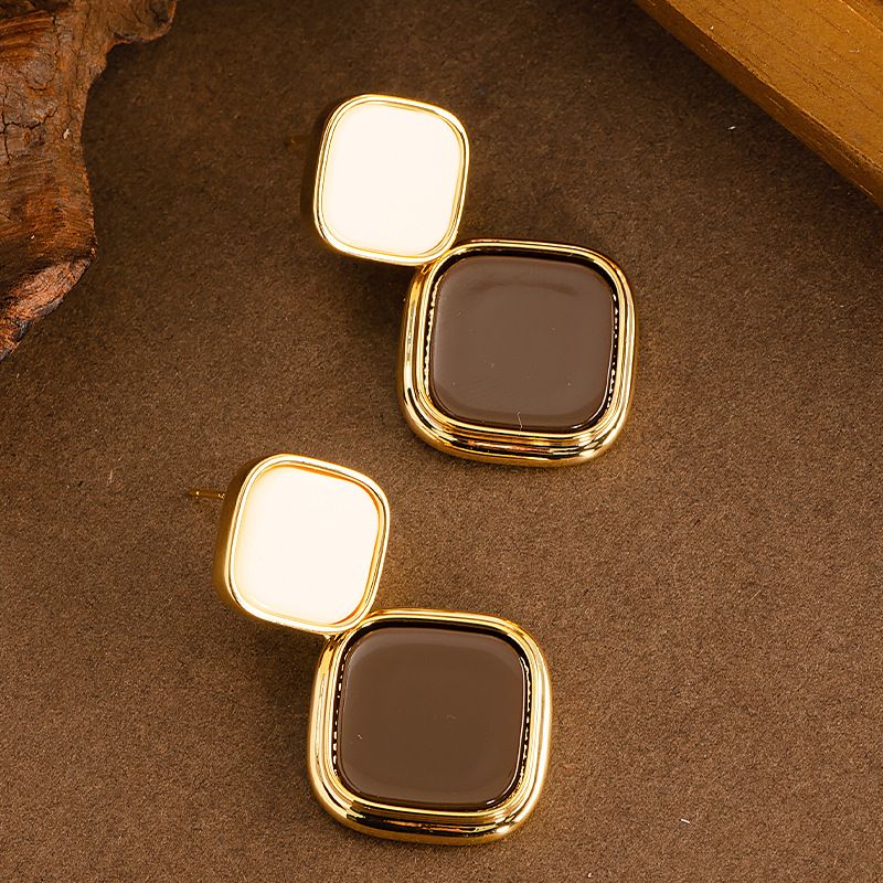 Fashionable Maillard Style Contrasting Geometric Square Pendant With Feminine Temperament, Simple And High-end Silver_ipsvogv.com