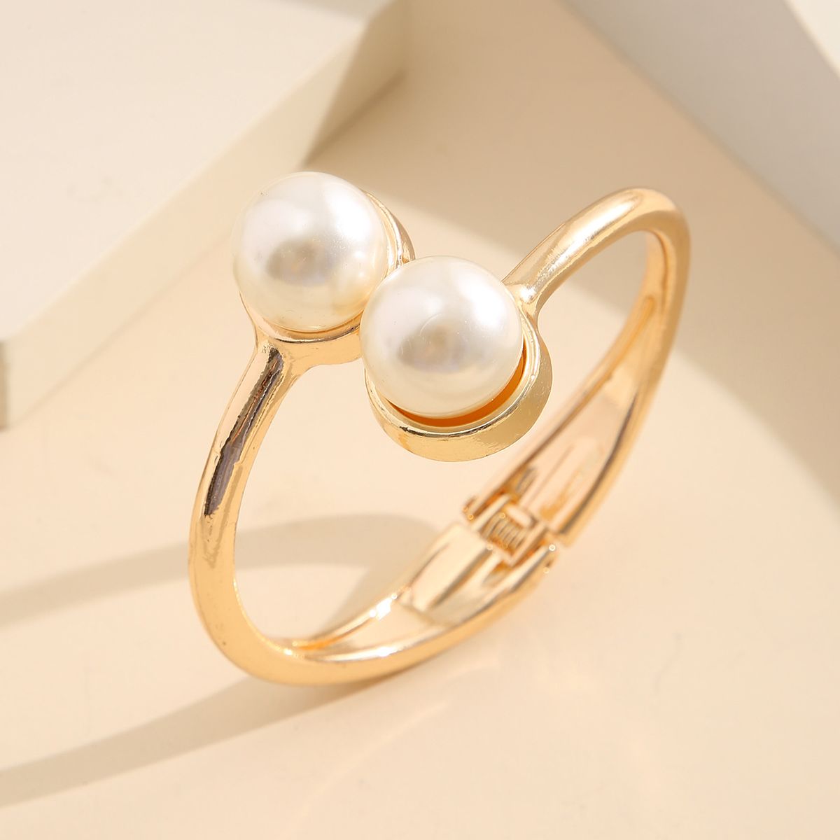 ins exaggerated personality retro simple temperament pearl alloy open bracelet jewelry_ipsvogv.com
