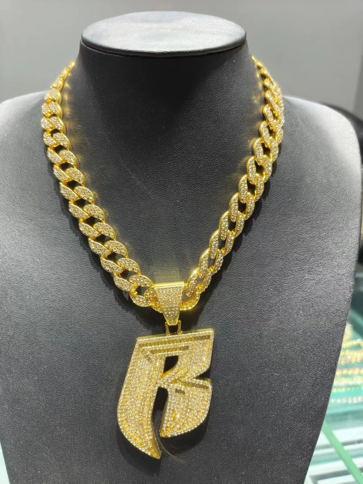 Men's Punk Style Accessories Personalized Jewelry Hip Hop Full Diamond Letter B Pendant With 15mm Cuban Necklace_ipsvogv.com