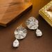 Fashionable Cold Style Diamond Inlaid Flower With Feminine Temperament, Simple And High-end Silver Needle Earrings_ipsvogv.com