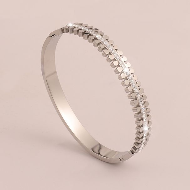 Titanium With Dia Inlaid Pals In The Middle, Non Fading For Girls, High-end And Fashionable Stainless Steel_ipsvogv.com