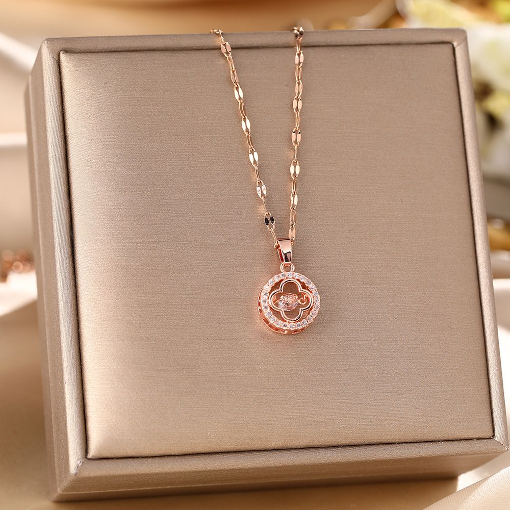 Korean Version Of Minimalist Titanium Steel Necklace For Women, With A Round Heart And Four Leaf Clover, Fashionable_ipsvogv.com