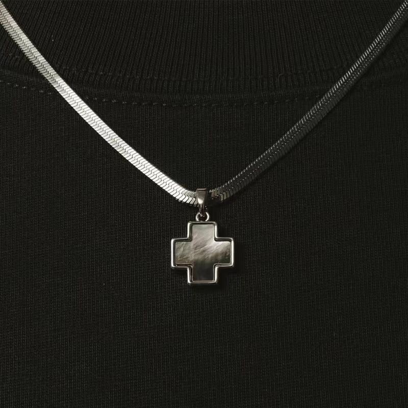 Four Leaf Clover Cross Colored Mother Of Pearl Pendant Autumn And Winter Unisex Simple High End Titanium Steel Sweater Necklace_ipsvogv.com
