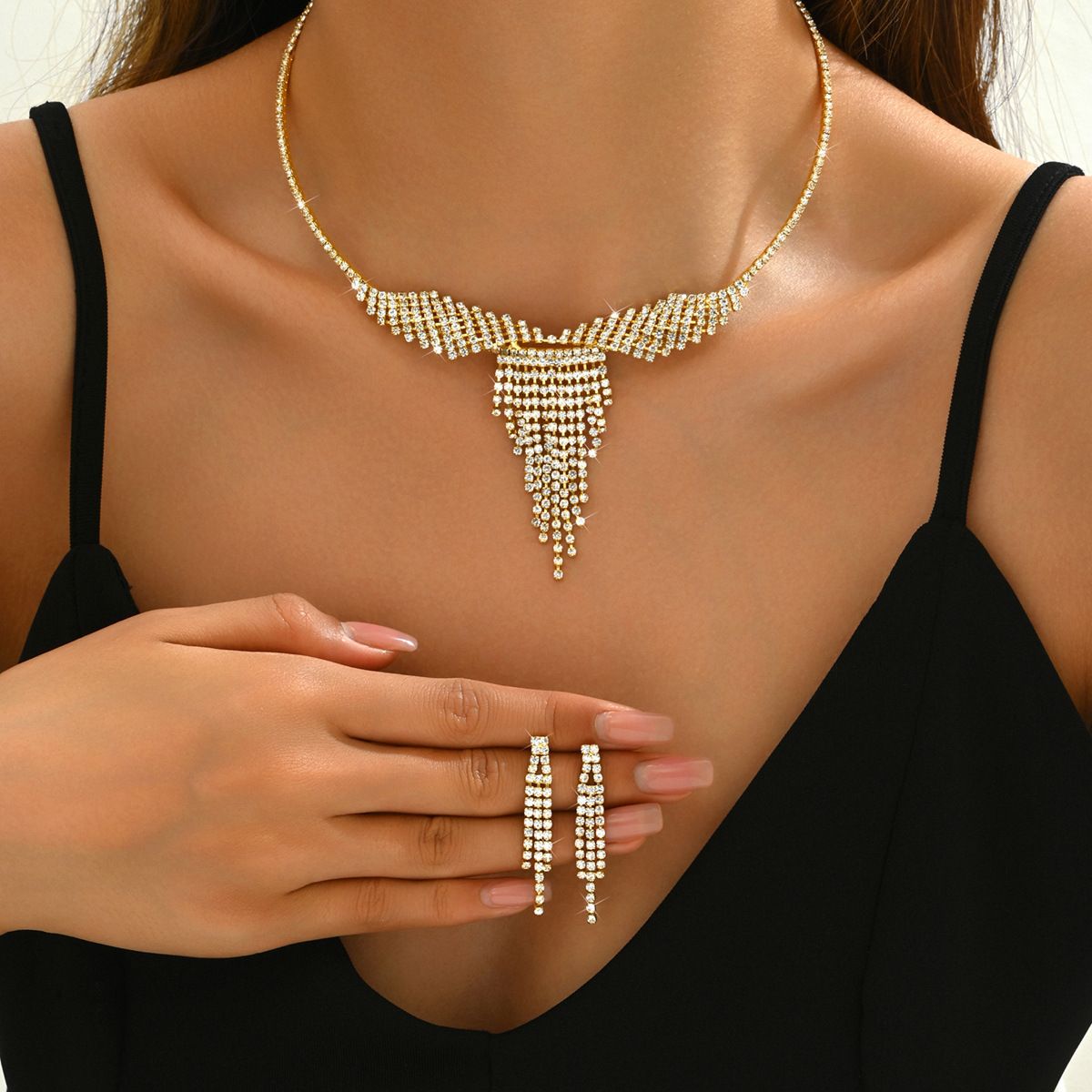 Yiwu Earrings Necklace Set Rhinestone Butterfly Choker Luxurious Bride Full Diamond Neck Chain Accessories For Women_ipsvogv.com