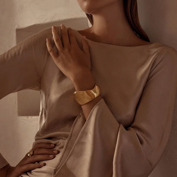 Fashionable Light Luxury Smooth Surface Vacuum Gold Plated Bracelet For Women In The Furnace_ipsvogv.com