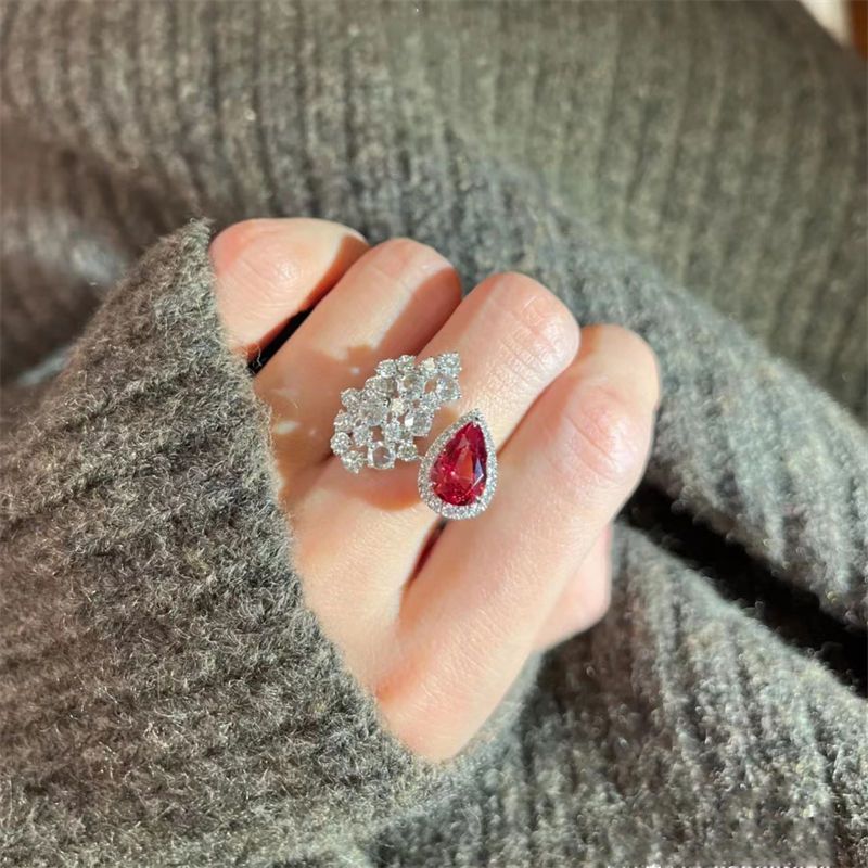 precious Women, Pearlescent High-end For With Feel And A Light Luxury Niche Design. Inlaid Zircon Pigeon Blood Red Food Women, Design._ipsvogv.com