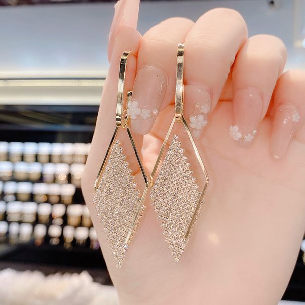 Light Luxury High-End Sense Temperament Full Diamond Geometric Rhombus S Silver Needle Internet Celebrity Personality_ipsvogv.com