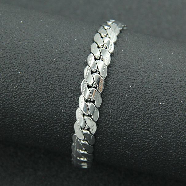 Men and women's personalized pressed edge smooth titanium steel side chain necklace for nightclubs, trampolines, street_ipsvogv.com