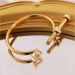 Unisex Fashion new horseshoe shaped stainless steel bracelet high end personality light luxury non fading bracelet_ipsvogv.com